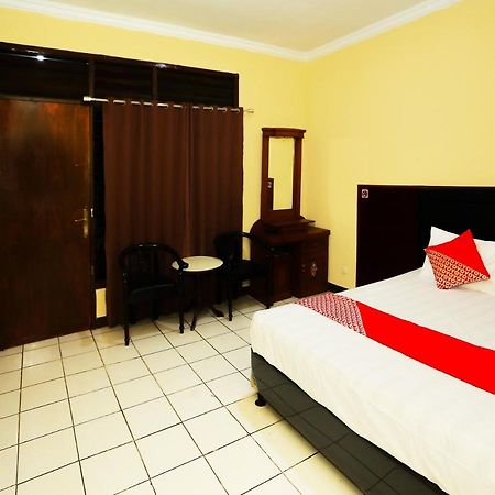 Oyo 93136 Hotel Santo Djaya 2 Богор Екстериор снимка