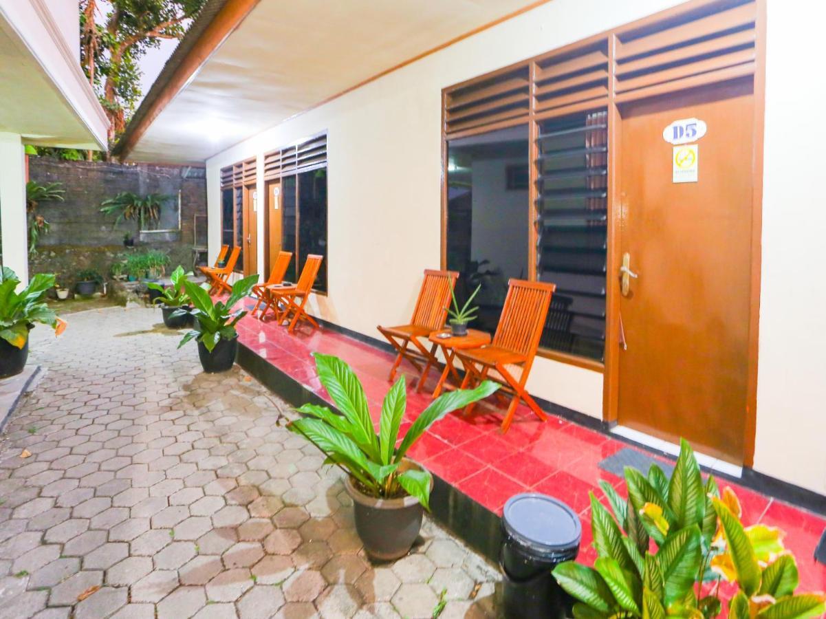 Oyo 93136 Hotel Santo Djaya 2 Богор Екстериор снимка