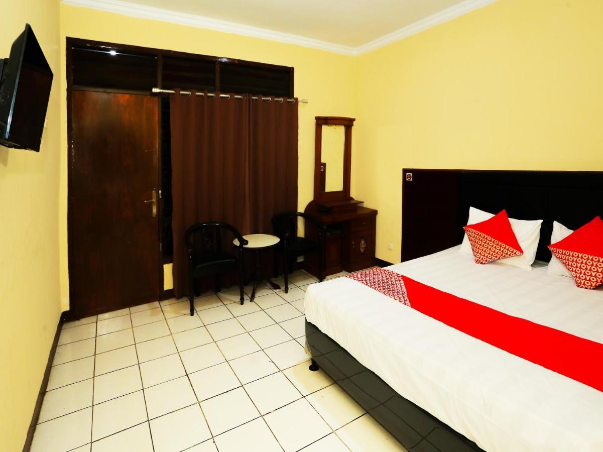 Oyo 93136 Hotel Santo Djaya 2 Богор Екстериор снимка
